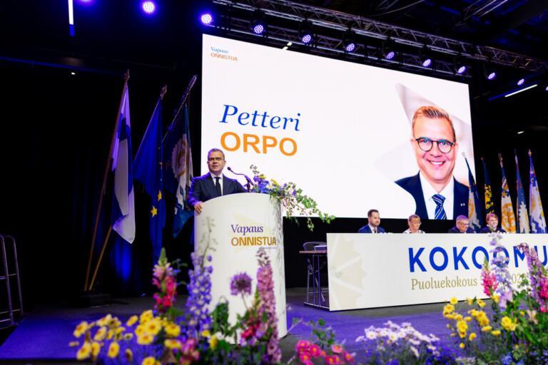 Pirkanmaan Kokoomuksen puheenjohtajan tervehdys: Katse eteenpäin, linjamme on kirkas